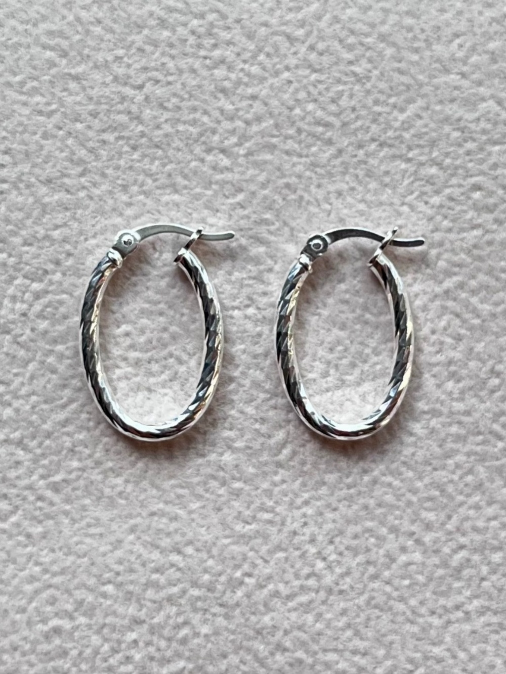 E100 | Oval Shaped Etched Hoop Earrings